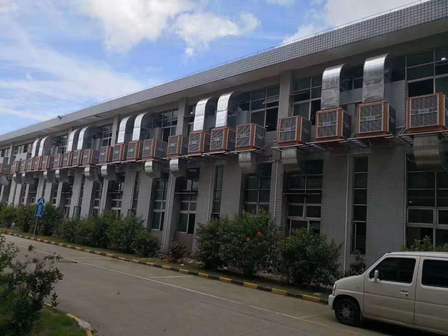 工廠為什么選擇環(huán)保空調通風降溫？因為有這些優(yōu)勢！